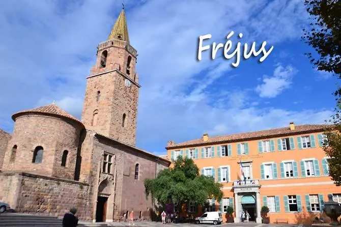 Appartement Climatise A 800M De La Plage Frejus Apartment