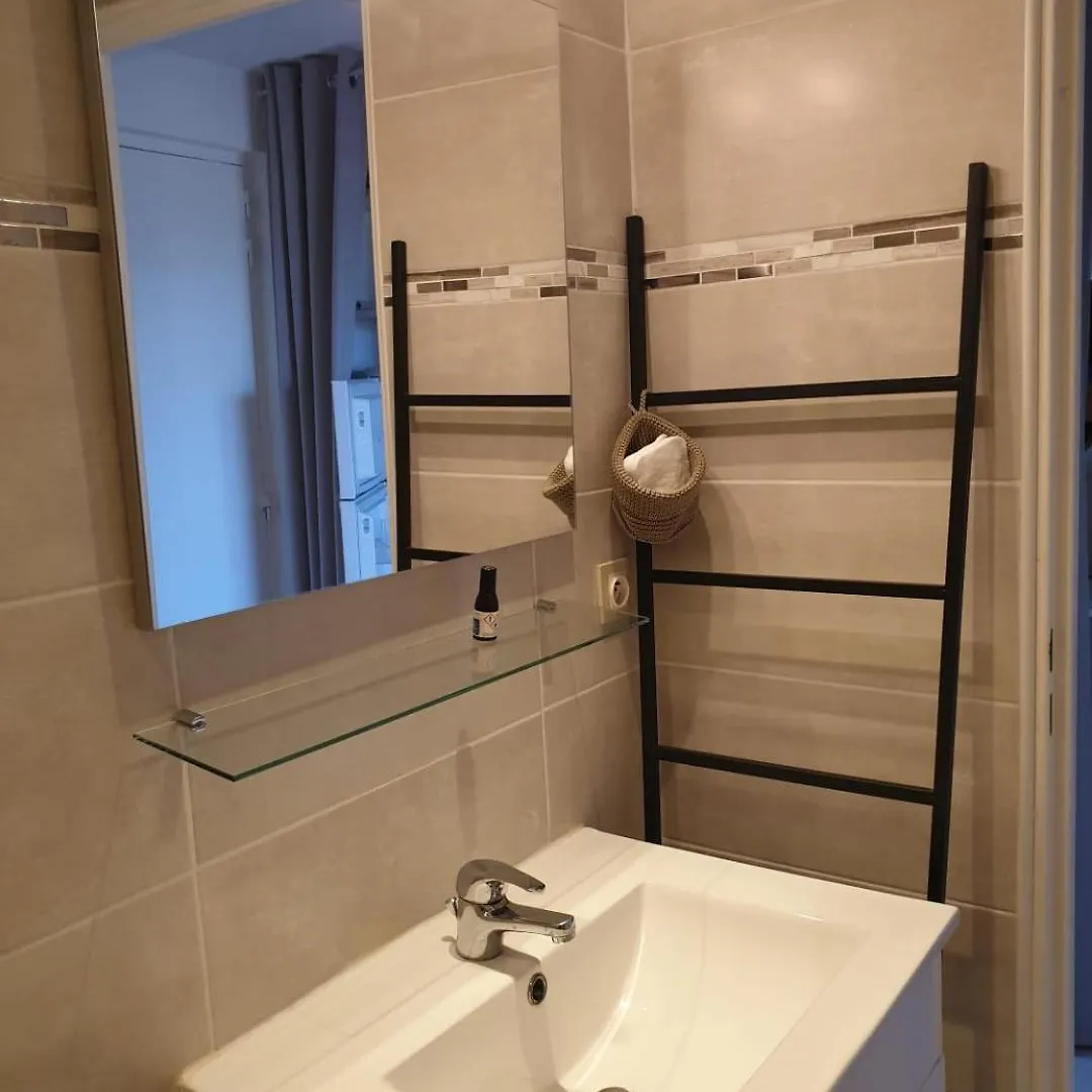 Apartment Appartement Climatise A 800M De La Plage Frejus