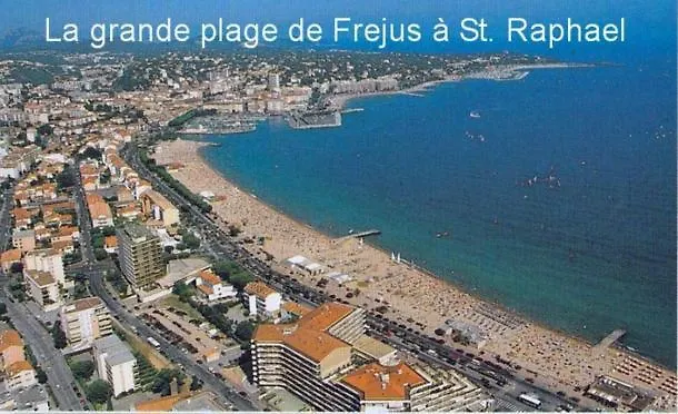 Apartment Appartement Climatise A 800M De La Plage Frejus France